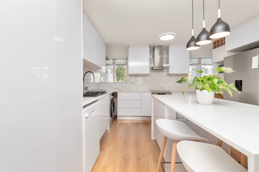 2 Bedroom Property for Sale in Sea Point Western Cape